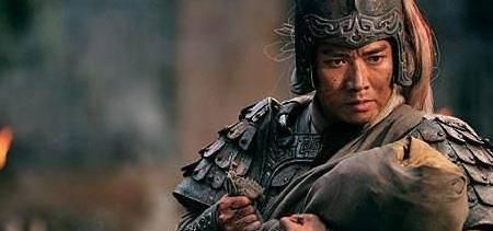 赵云百万大军能杀七进七出,关羽被二十多万大军围为何杀不出去?
