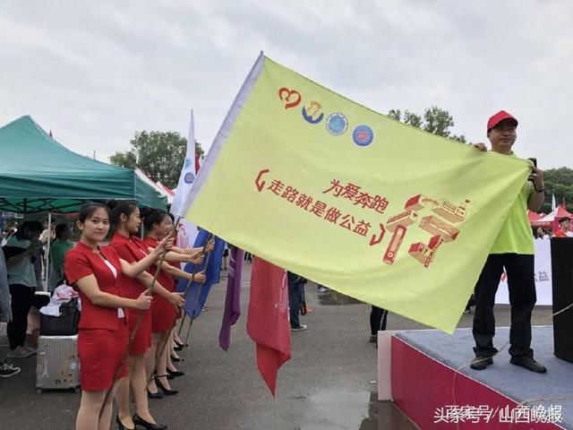 五月鲜花盛开,行为公益季爱心洋溢