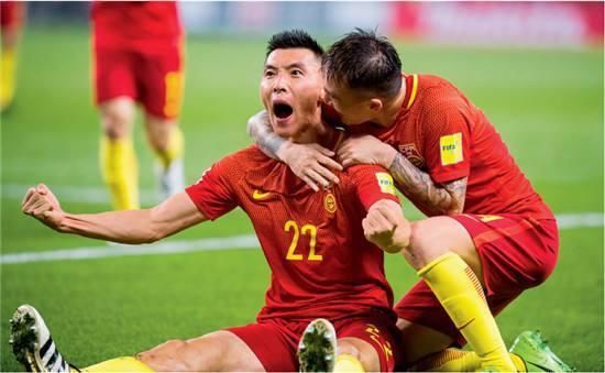 中国足球感谢里皮!国足超越韩国创12年最佳!亚