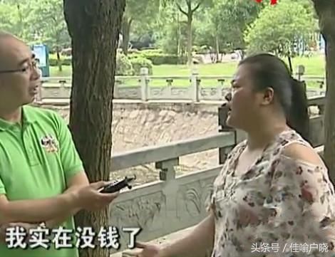 丈夫不给生活费，妻子“陪酒”赚钱养孩子，女子：总不能饿着孩子