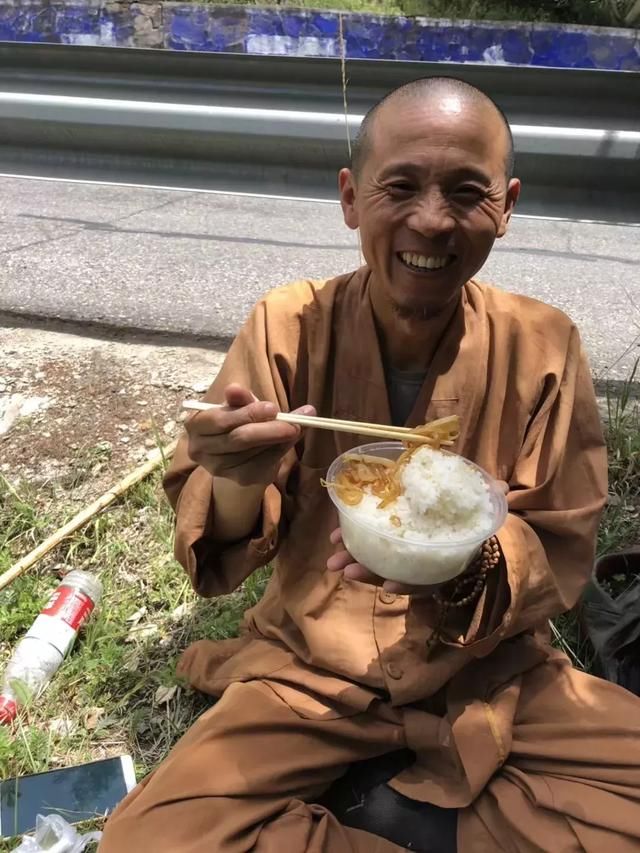 宏信法师61天行脚2700公里到达五台山