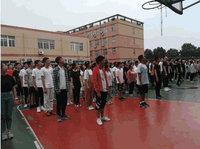 德清求是高中:关注细节 纪律先行高一年级举行