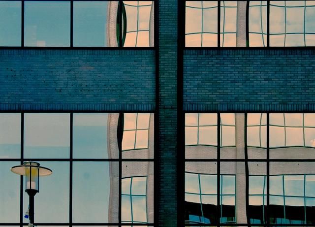 政经谭 | 佛山住建局:房企自持租赁房须优先开发 不得捆绑销售