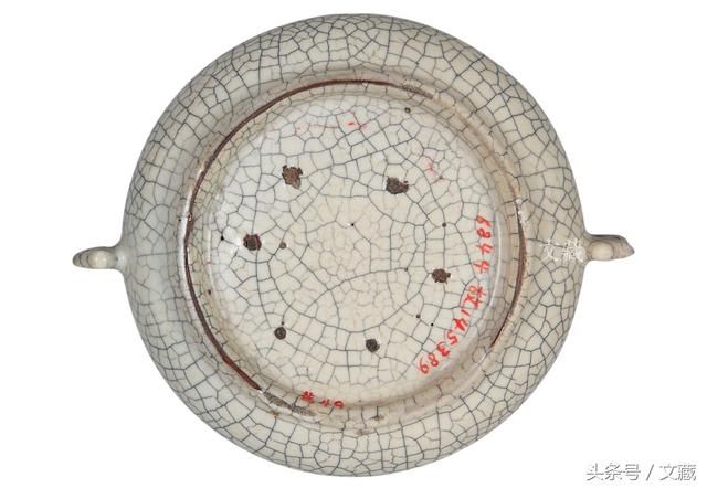 传世哥窑瓷器与龙泉哥窑瓷器、 哥(官)窑型瓷器的主要区别