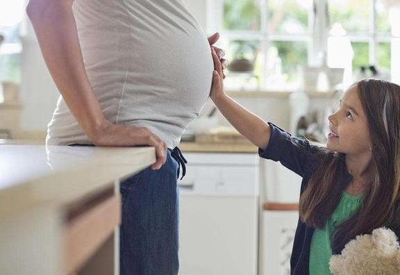 为什么建议准妈妈在怀孕之后就剪成短头发呢?