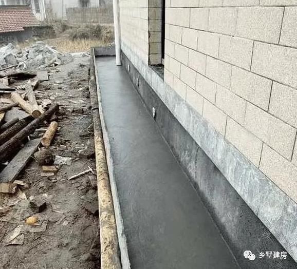 小伙回农村耗时1年自已动手建房，14万盖好，墙都不服就服他！