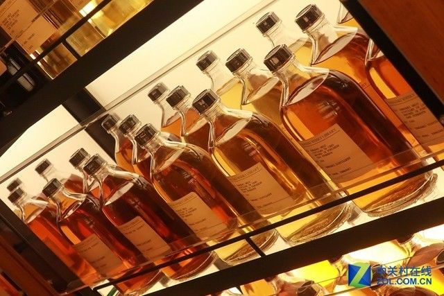 谁有更美枫叶之秋 佳能G大战索尼黑卡