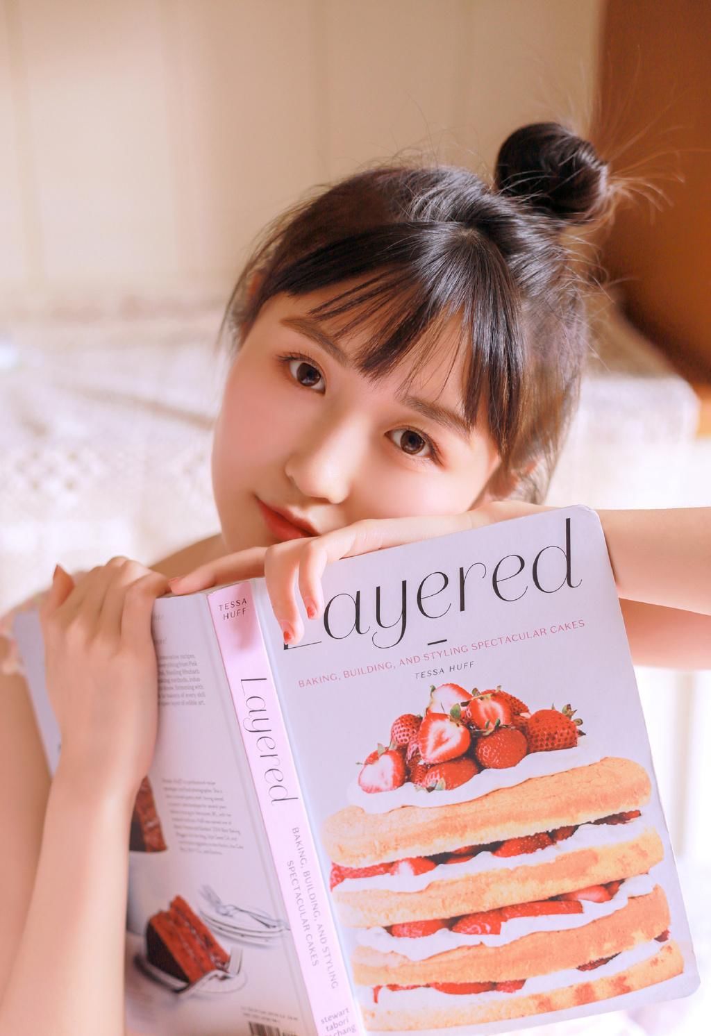 粉红少女美女模特高清丝袜美腿写真