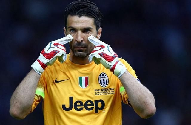 现役足坛5大门将,我相信大家除了布冯,其余基