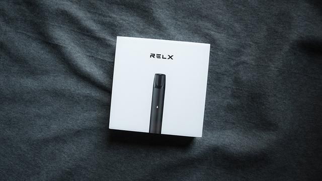 RELX悦刻换弹雾化烟上手:小巧精致,比抽真烟