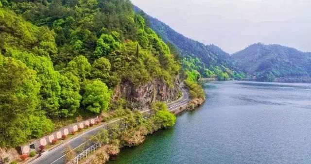 走在浙里的“四好农村路”上｜长汀村，一桥飞架，云里看海，山里