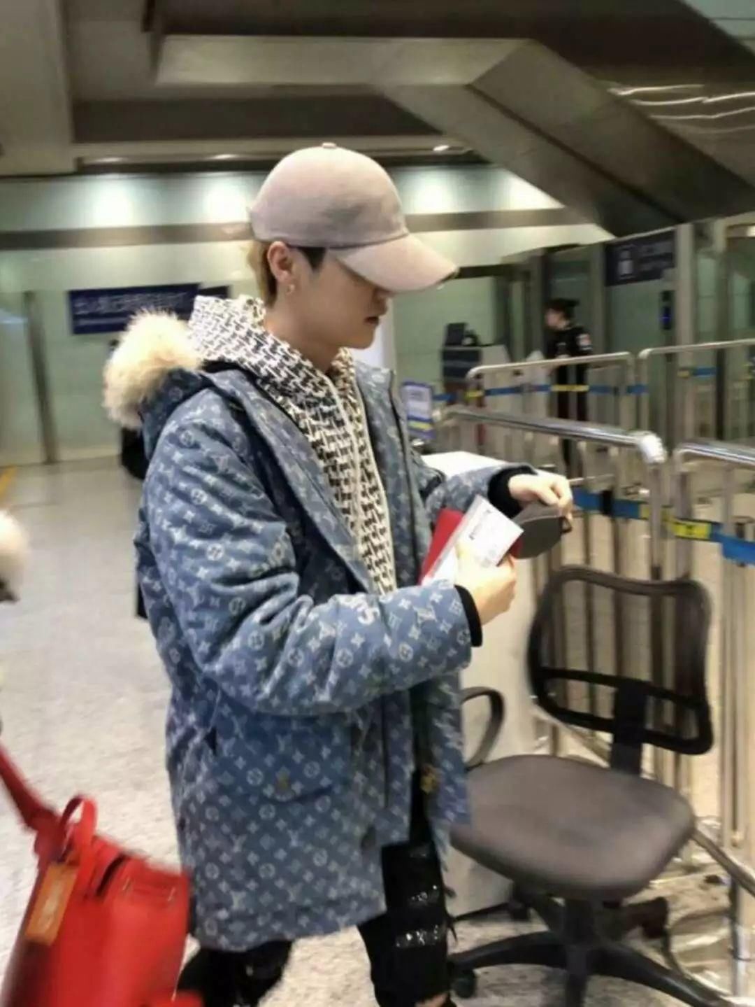 鹿晗前往维也纳,与女友关晓彤一起录制首期节目