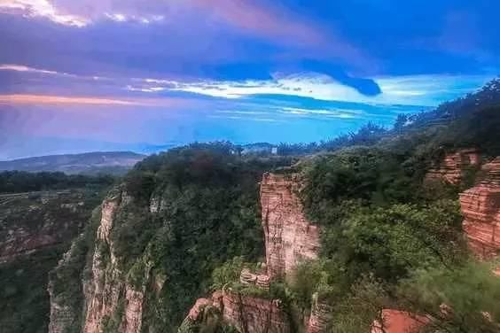 吴丹世界游记 这座山名气不大，但是却藏着罕见的美丽景色