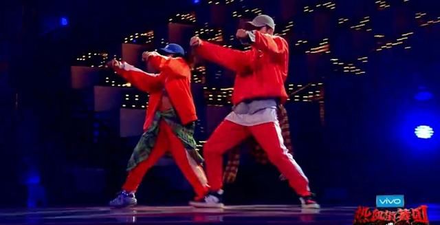 鹿晗热血街舞团演绎北京瘫,果然是北京小爷!网