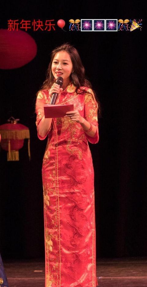 2018陈哈妮首次主持海外华人春晚