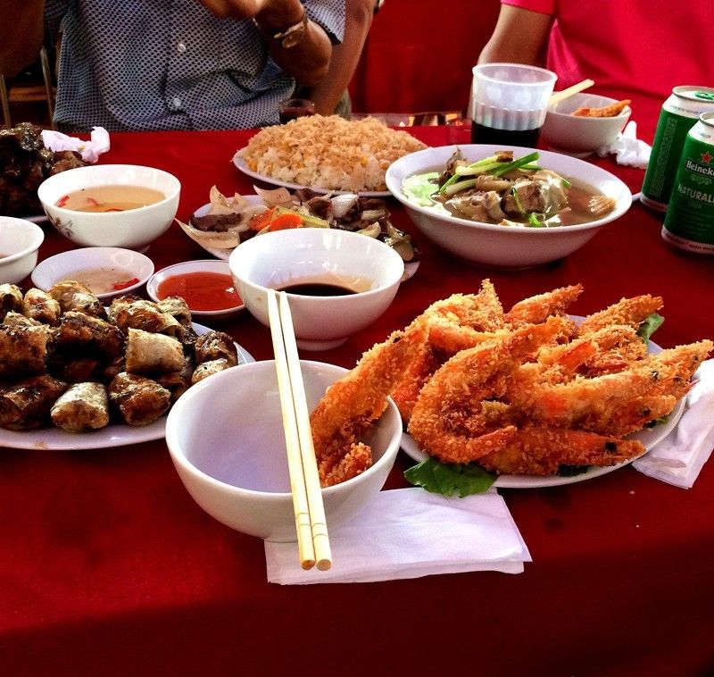 实拍越南农村家庭,六口人月收入3000,日子过得