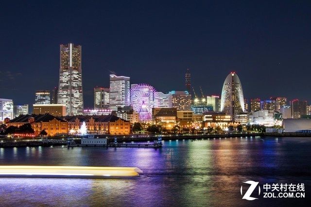 大C游世界 经典构图下的港湾夜景和烟花