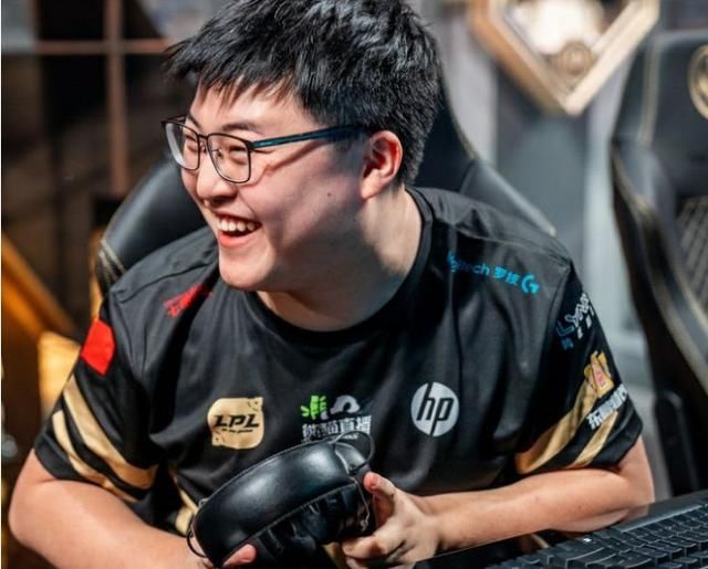 i微博鸽一天遭黑粉吐槽 奥咪咪怒怼:你们这是道