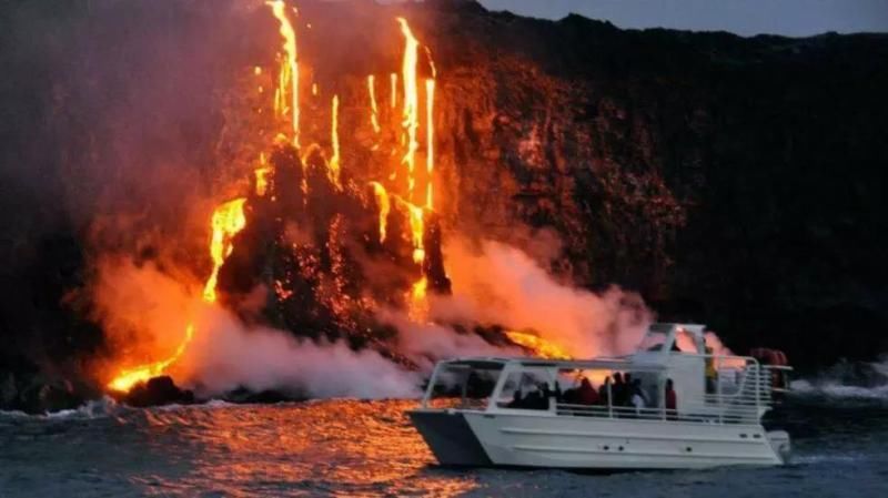 美国夏威夷火山爆发,同时伴随6.9级地震,一千度