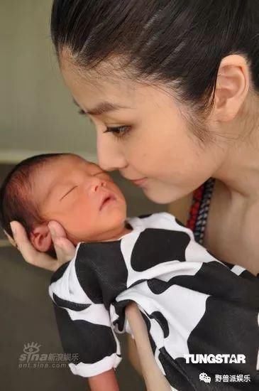 这桩9年前的代孕悬案还没破解吗?当事人又出来否认了……