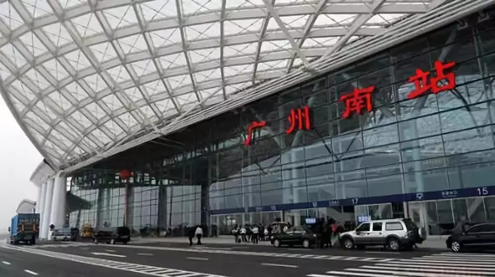 虽然武汉可高铁直达香港,但建议你在广州南转