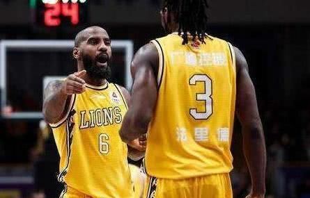 网曝李春江已裁