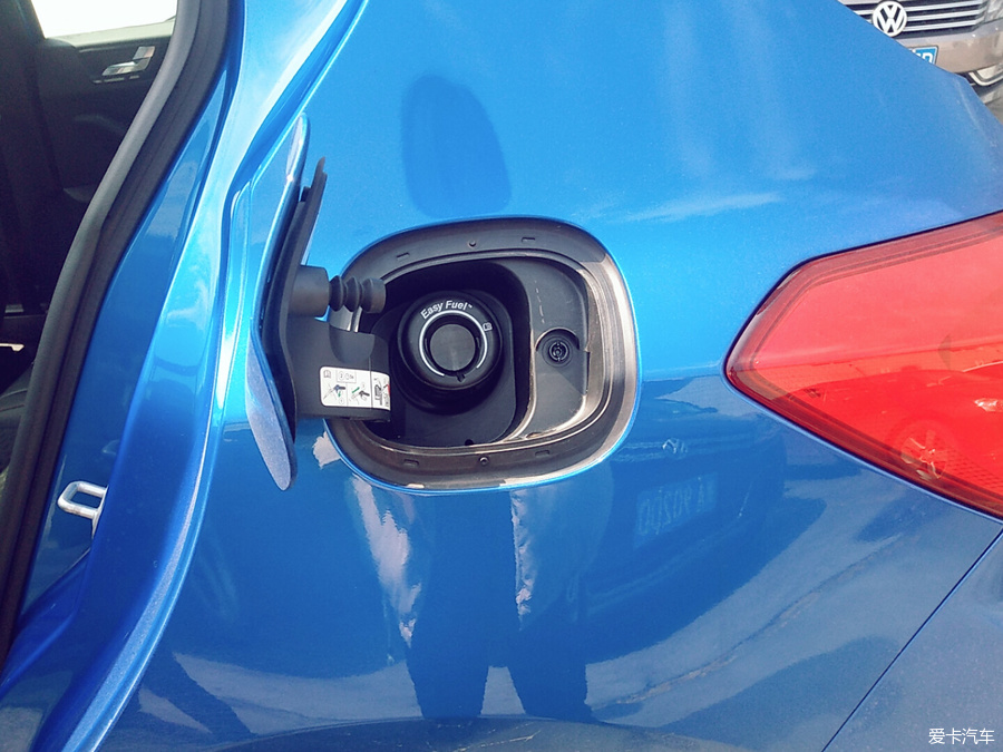 炫酷蓝色新一代福克斯ST Line版提车!漂亮极了