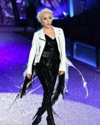 有一种恨天高叫做Lady Gaga的高跟鞋,你一双