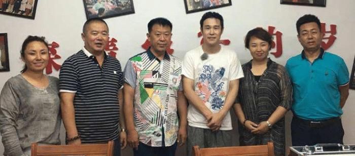 小沈阳同学聚会照，现实告诉我们：有明星的聚会还是不要去了