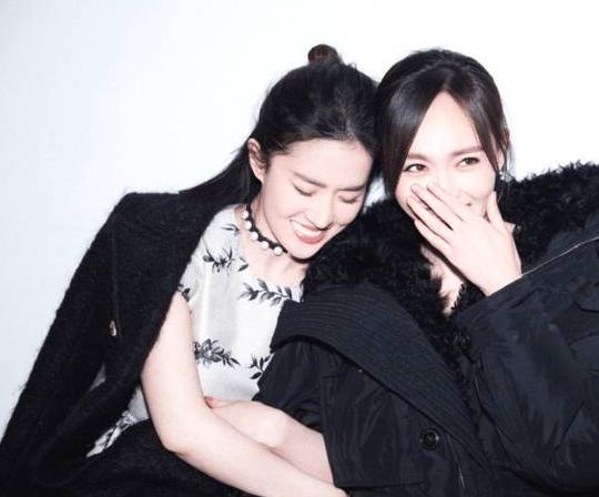 唐嫣和黄磊同时宣布好消息, 黄渤张艺兴孙红雷