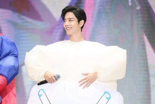 肖战担心王一博