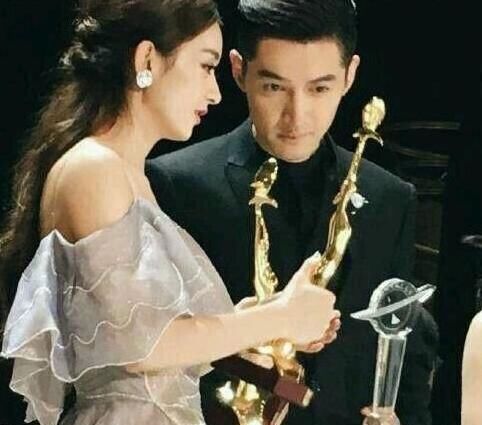 同是和胡歌同台,赵丽颖热聊不断,而她却尴尬的