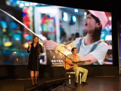 中国元素海外走红 洋面孔:学习中文时髦又实用