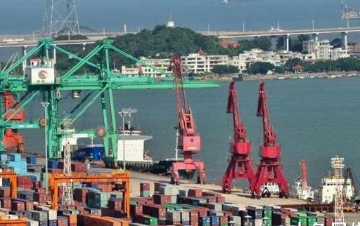 全球十大港口五个在他手里, 一年轻松赚百亿, 他