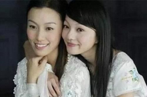 塑料花姐妹世纪同台,下台就开撕。别忘了她们