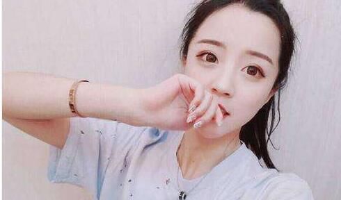 抖音莉哥再曝黑料,黑森林不算什么,瀑布门才