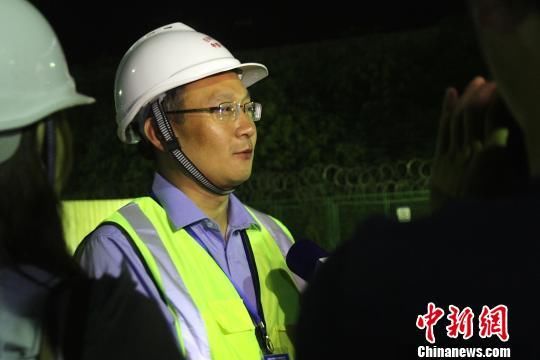 连淮扬镇铁路首座转体桥跨越宁启铁路完成“转体”