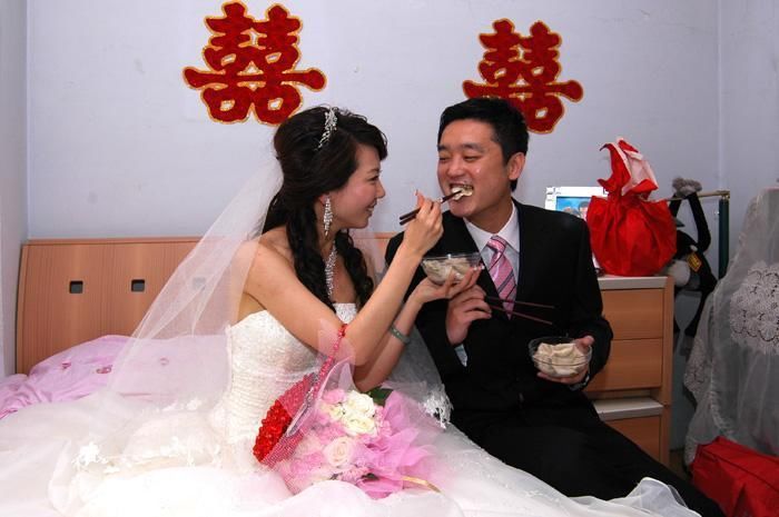 婆家，我女儿虽然是二婚，但我们家的房子为什么要写上你的名字呢