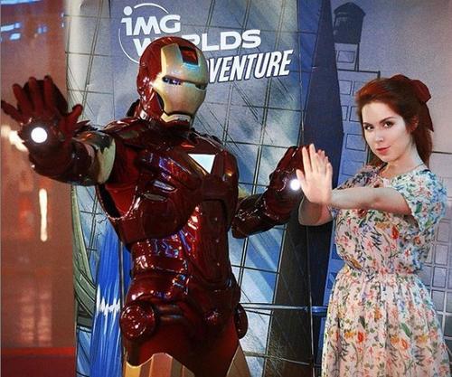 罗斯小姐姐用cosplay致敬复联4,她承包漫威几