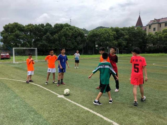 诸暨山村有支金牌足球队 孩子们梦里有个世界