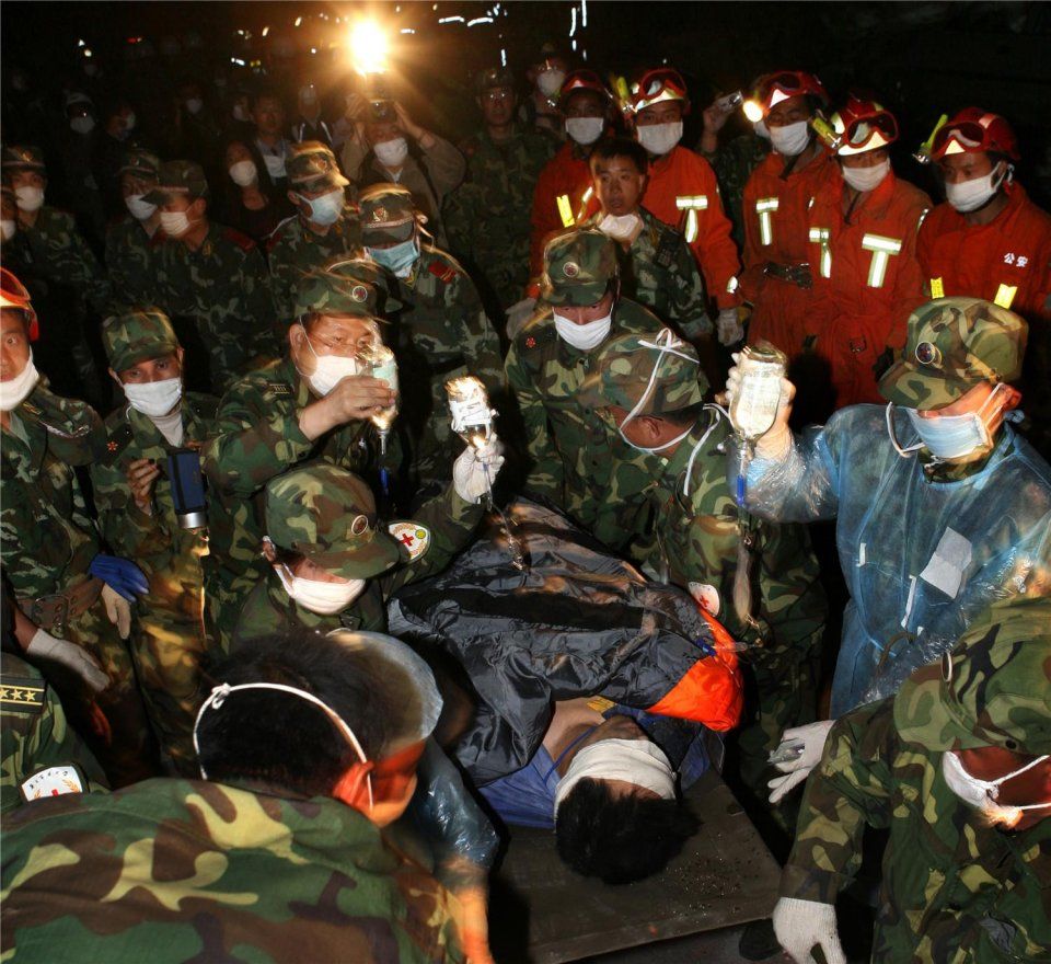 亲历汶川地震救灾摄影师公开采访手记,大量灾区照片首曝