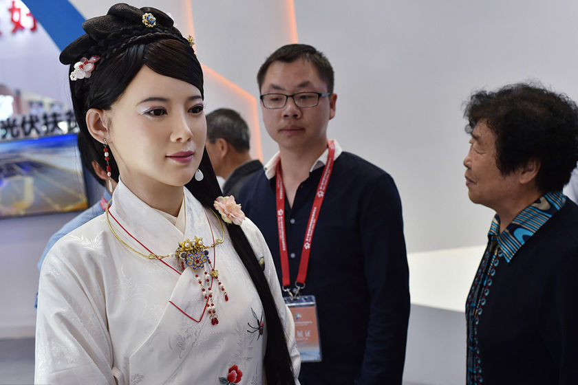 中国18岁美女机器人诞生,功能强大秒杀日本,网