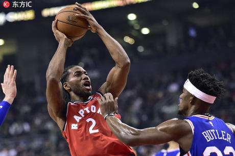 高清图:猛龙胜76人 卡哇伊秀投篮西蒙斯送背传