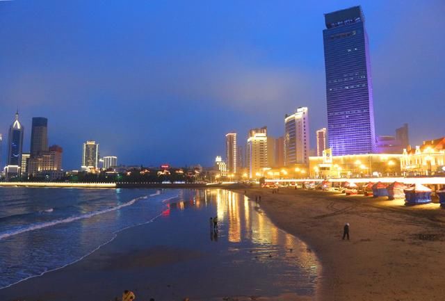 5月青岛栈桥之夜，“前海沿儿”赏夜景