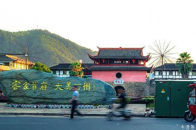 龙岩外来人口_这个国家领土比中国还大,人口却很少,相当于一个福建省人口