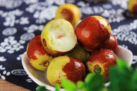怎么挑选新鲜的冬枣 t017721d99ad1601506.jpg