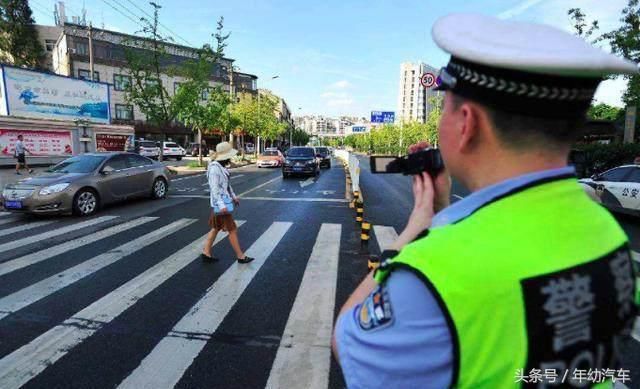 交警提醒：电子眼全面升级，新增4项功能，不注意当心扣分罚款