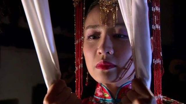 公主新婚三天自杀身亡,侍女解开衣裙真相大白
