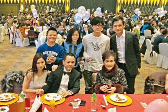 风云人物尹国驹被称为澳门教父统领10万门徒