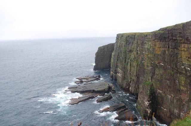 还有这美差？每年只需要工作半年年薪10万，海鲜龙虾任你吃